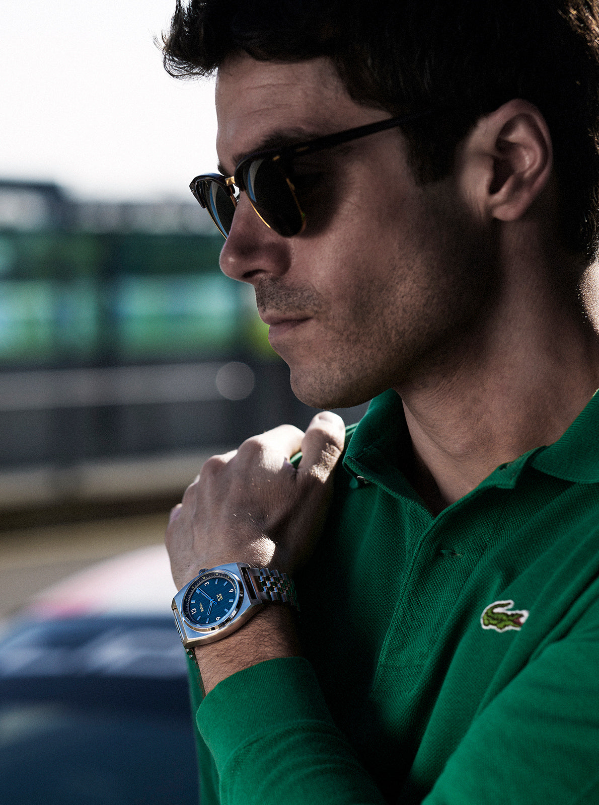 Image of Montre RC24 bracelet jubilee vert et cadran bleu, vue au poignet