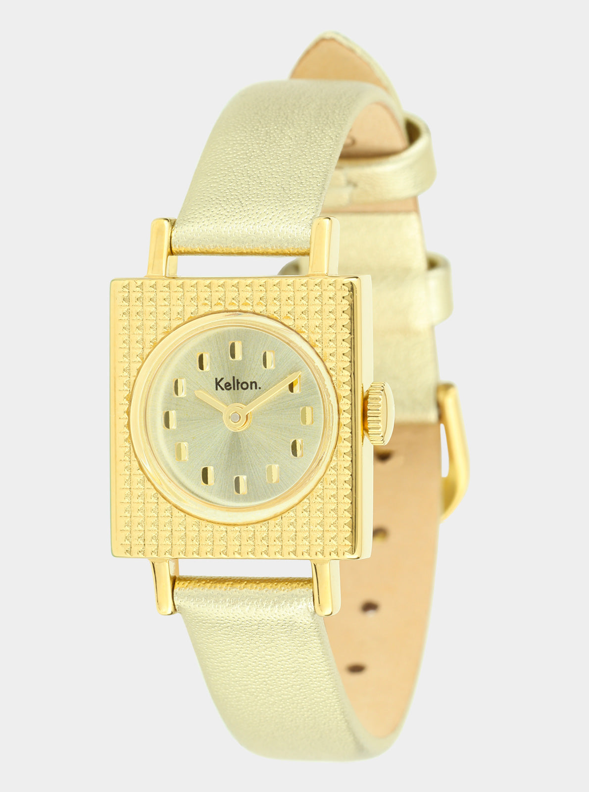 Image of Montre femme dorée, boîtier texturé carré, cadran vert clair, bracelet cuir jaune