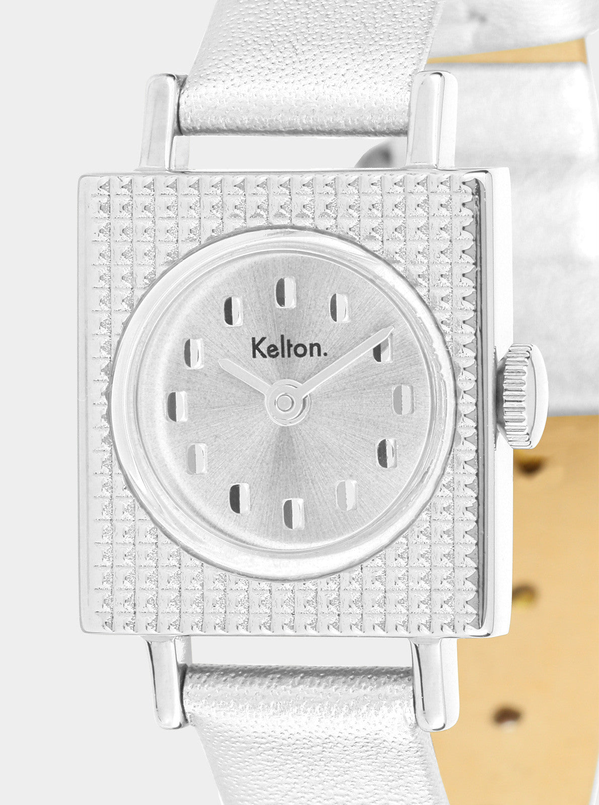 Image of Montre Lady 50's cadran argenté avec index, boîtier carré texturé