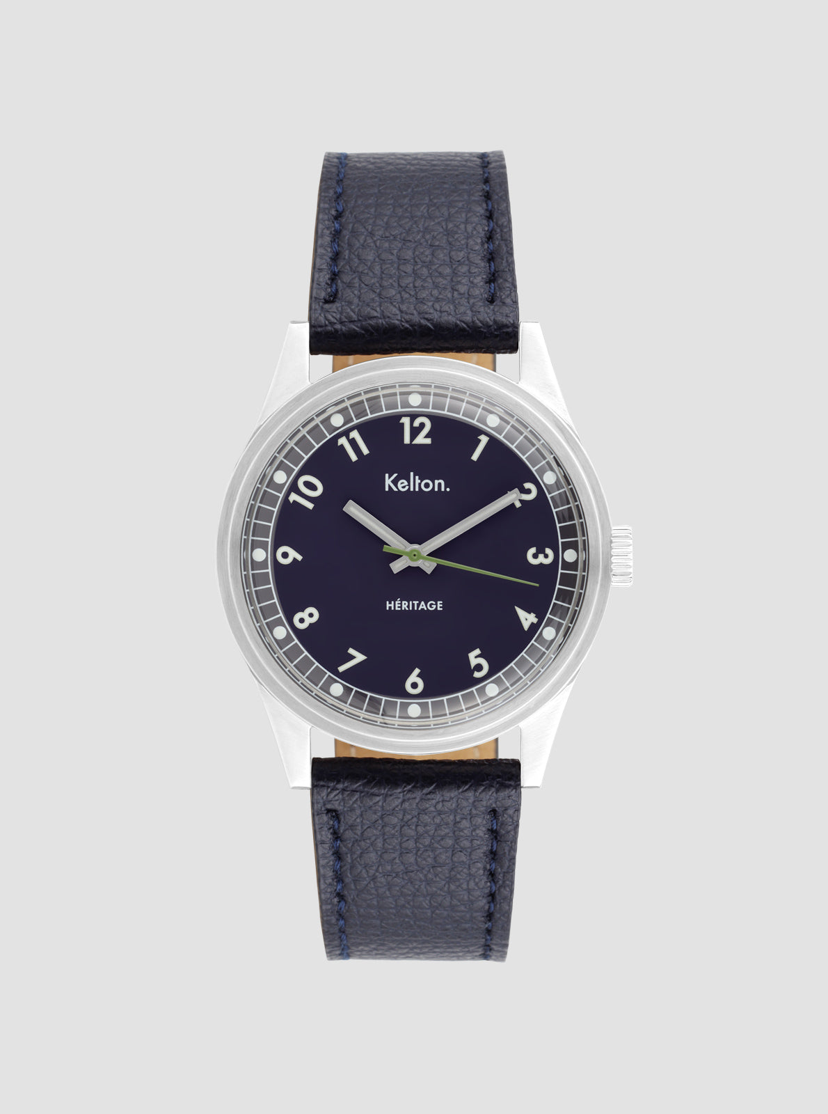 Image of Montre à cadran bleu nuit et bracelet en cuir bleu marine, boîtier argenté.