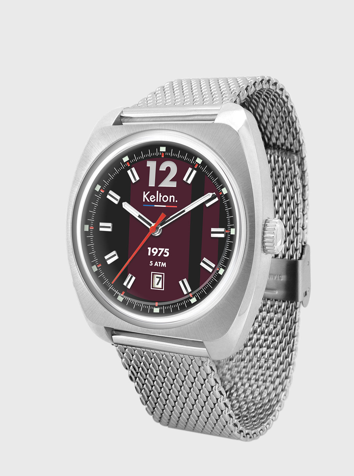 Image of Montre Kelton RC 1975 à bracelet maille argent, cadran noir bordeaux avec aiguilles rouges.