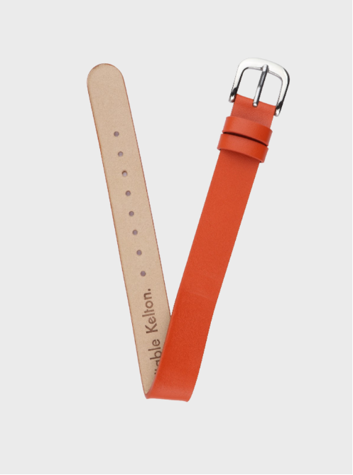 Image of Bracelet en cuir 14 mm orange, boucle argent, trous d’ajustement visibles.