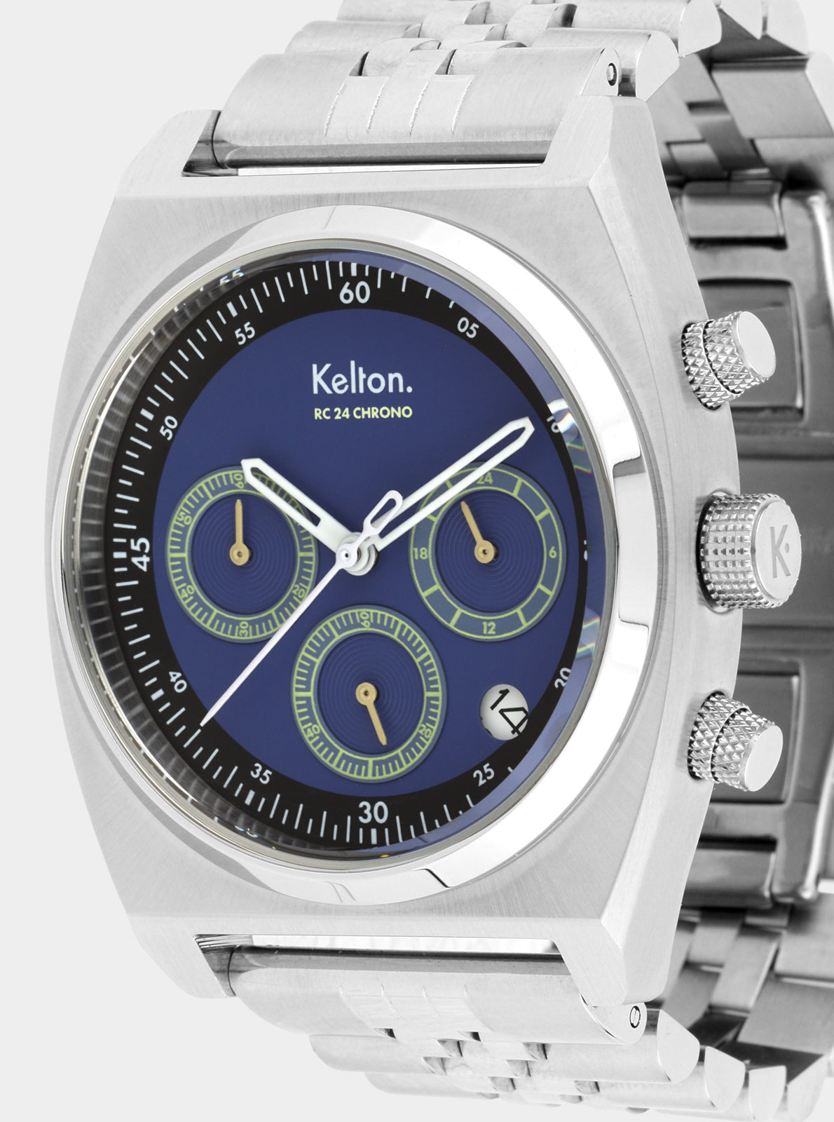 Image of Montre à bracelet métal, cadran noir et bleu avec trois compteurs et aiguilles blanches.