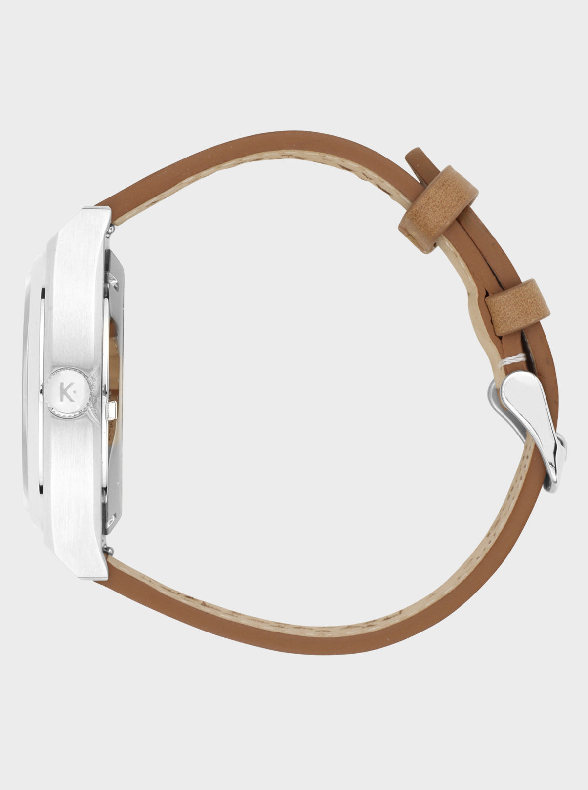 Image of Montre de profil, boîtier acier et bracelet cuir marron avec boucle métallique.