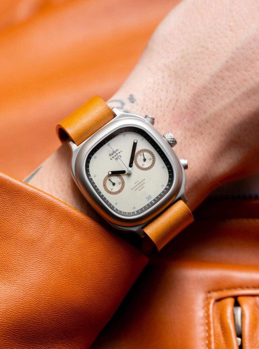 Image of Montre chronographe cadran blanc, boîtier argenté, bracelet cuir orange
