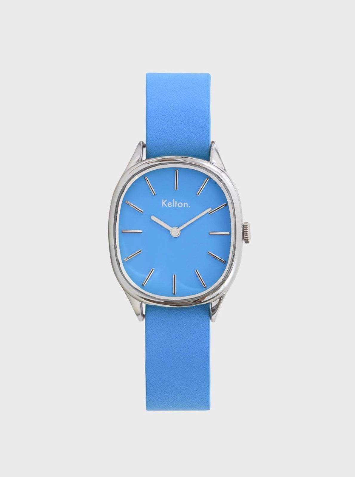 Image of Montre Colorama bleue à cadran bleu, boîtier argenté et bracelet en cuir bleu.
