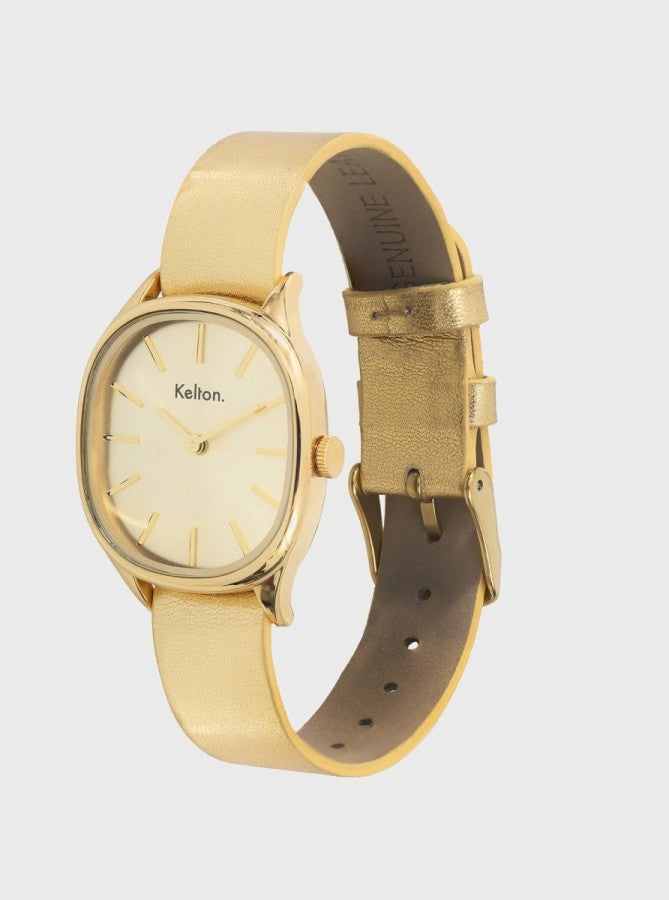 Image of Montre dorée à cadran crème, bracelet cuir avec boucle, vue trois-quarts