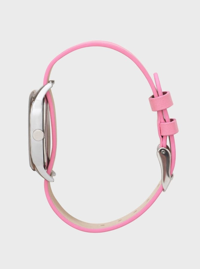 Image of Montre à boîtier argenté avec bracelet rose, vue arrière, boucles réglables.