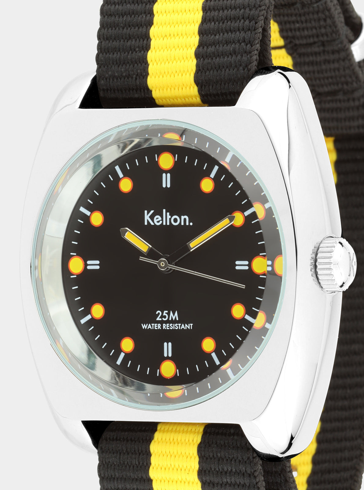 Image of Montre Kelton cadran noir, chiffres orange, bracelet NATO rayé noir et jaune.