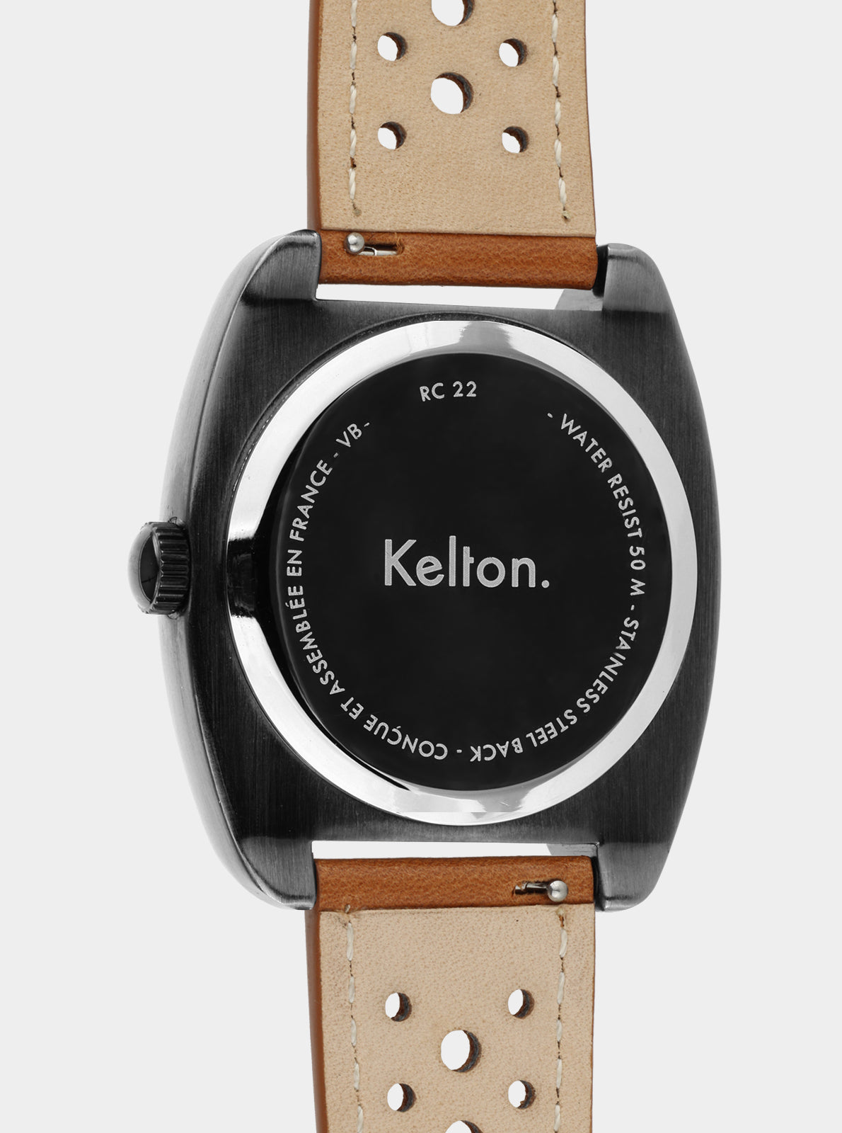 Image of Montre Kelton RC 22 au dos, fond noir avec inscriptions, bracelet cuir marron