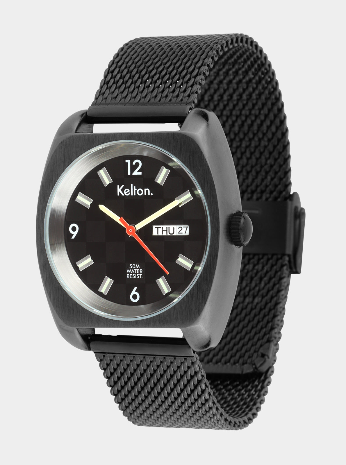 Image of Montre-bracelet noire avec cadran noir, index lumineux et bracelet en maille
