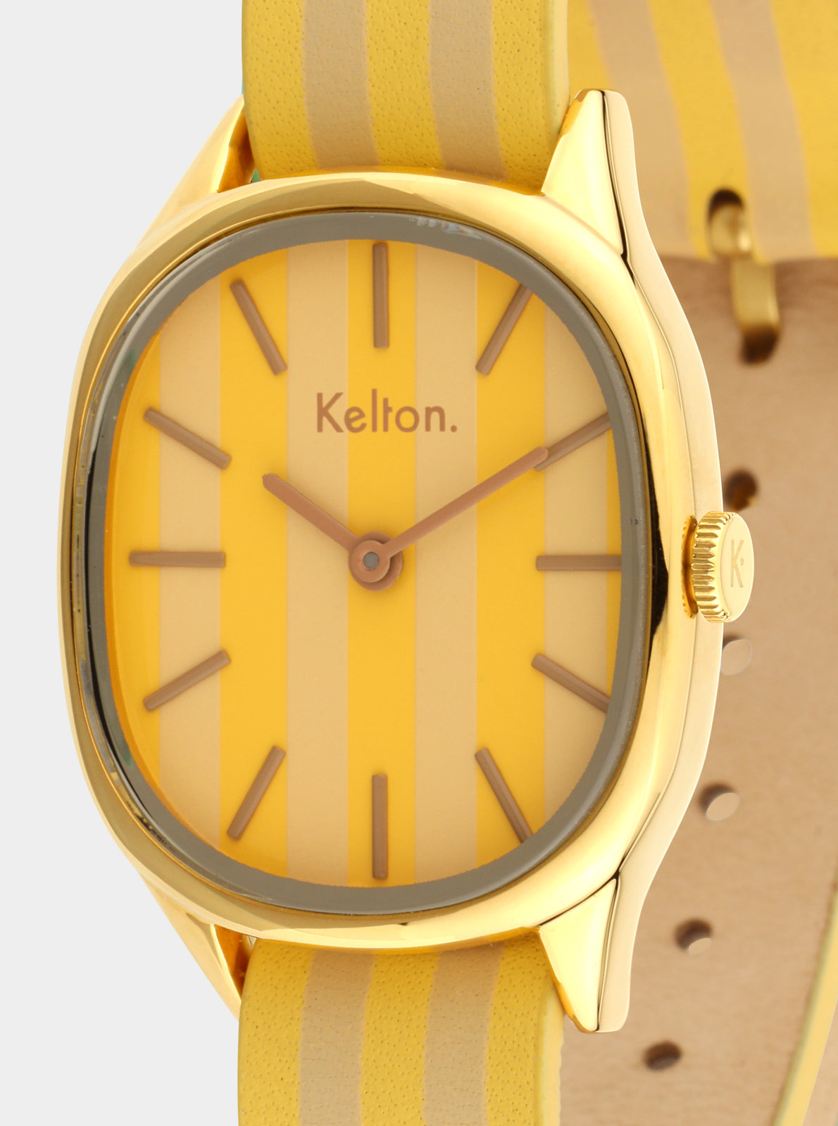 Image of Montre Kelton cadran jaune à index bâtons, gros plan