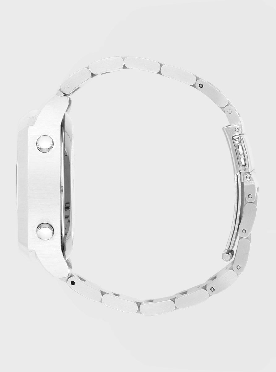 Image of Montre avec boîtier et bracelet argentés, vue arrière sans cadran.
