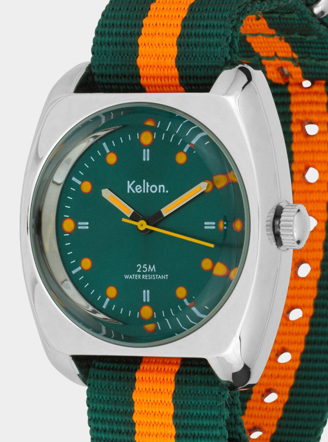 Image of Montre Keltor cadran vert, détails des aiguilles et bracelet NATO vert/orange