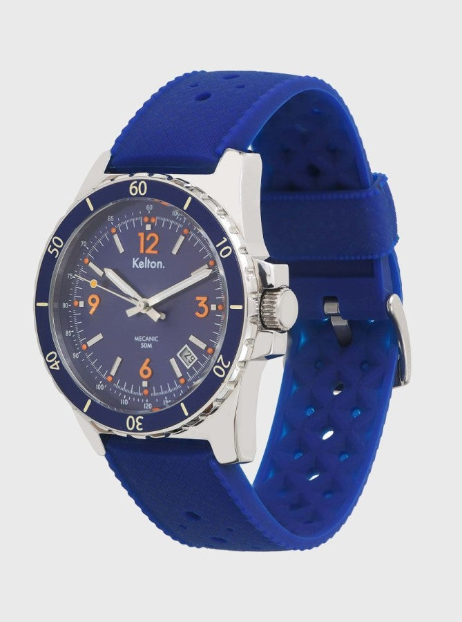 Image of Montre automatique cadran bleu et bracelet bleu, vue trois-quarts