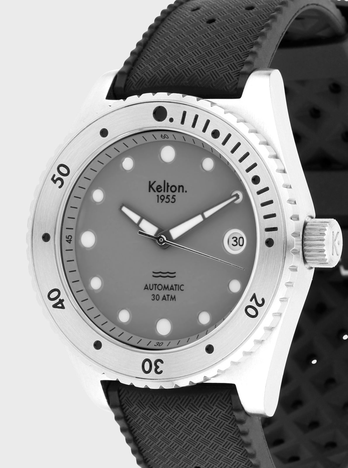 Image of Montre de plongée Kelton 1955, gros plan cadran gris, lunette et bracelet noir.