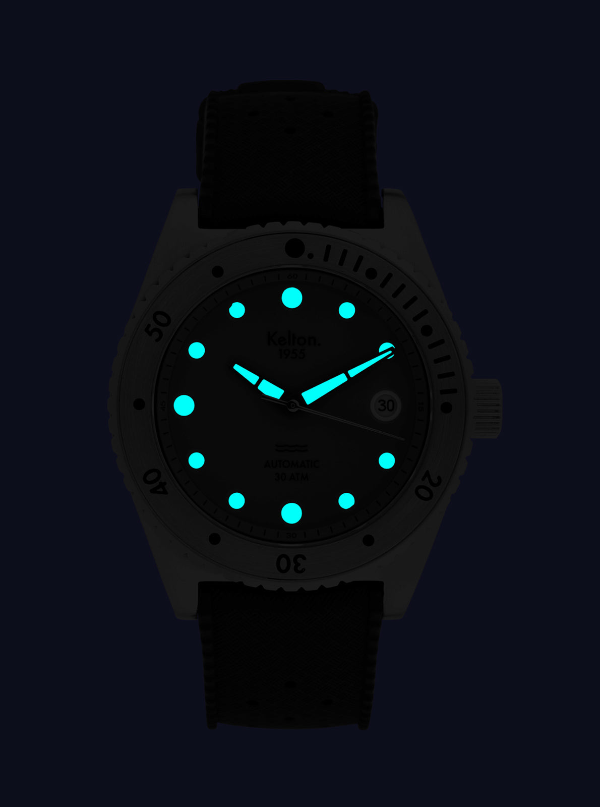 Image of Montre de plongée Kelton 1955, cadran noir à index luminescents bleus, bracelet noir.