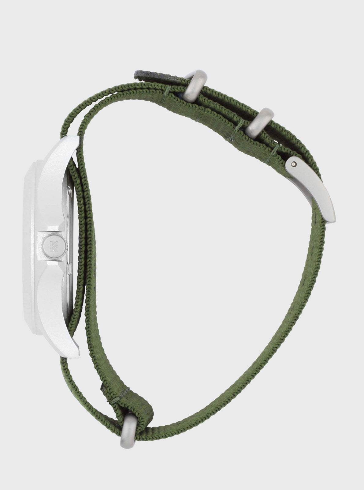 Image of Montre solaire Kelton vue de profil, bracelet Nato vert kaki