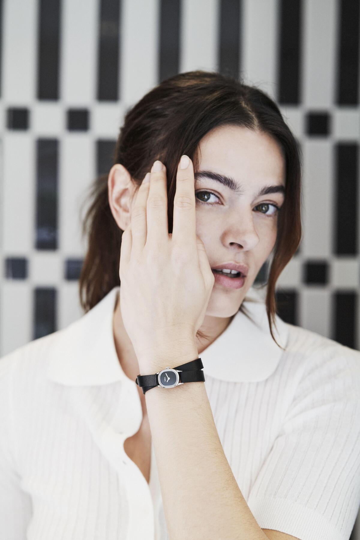 Minicolo noire port&eacute;e face